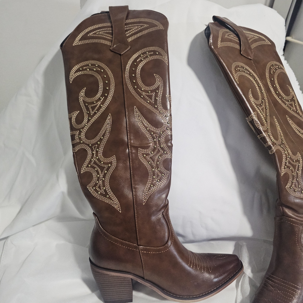 Wet Kiss Brown Embroidered Heeled Boots